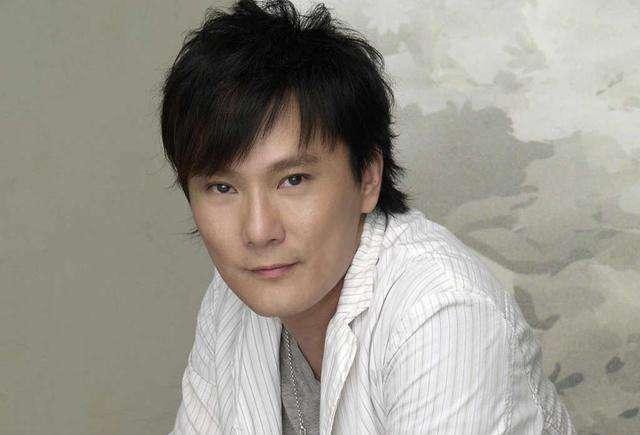 张信哲早期采访爆料视频,从青涩少年到音乐巨匠的成长历程